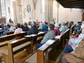 Vorstellung der Kommunionkinder in St. Crescentius (Foto: Karl-Franz Thiede)